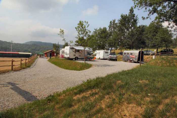 visit Camping Horse